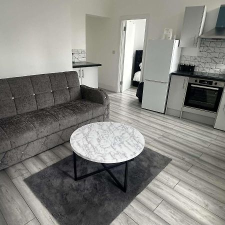 Luton Town Centre Apartment Eksteriør billede