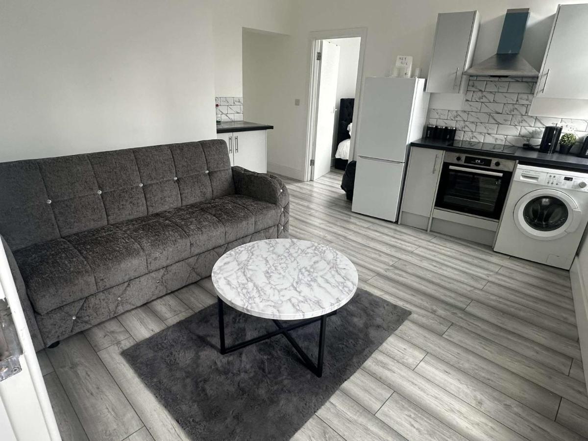 Luton Town Centre Apartment Eksteriør billede